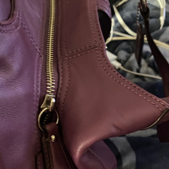 Coach Mauve Leather Shoulder Bag with Buckle Detail New - Picture 4 of 16